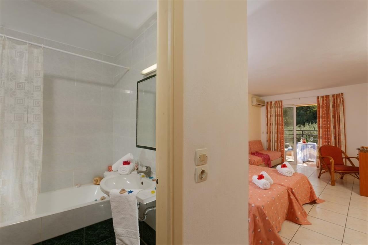 הרסוניסוס Agrabella Hotel מראה חיצוני תמונה