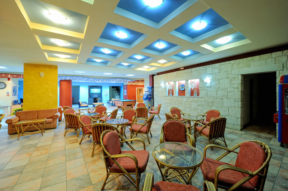 הרסוניסוס Agrabella Hotel מסעדה תמונה