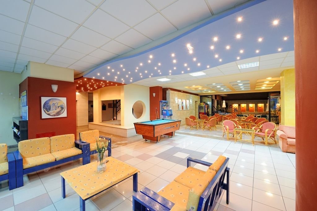 הרסוניסוס Agrabella Hotel מסעדה תמונה